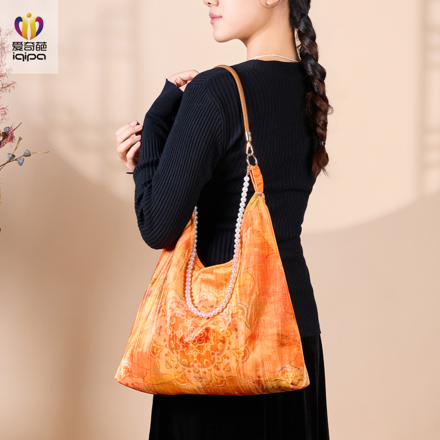 本期推荐|染秋：银杏落处风含韵 木椅闲时香满袖